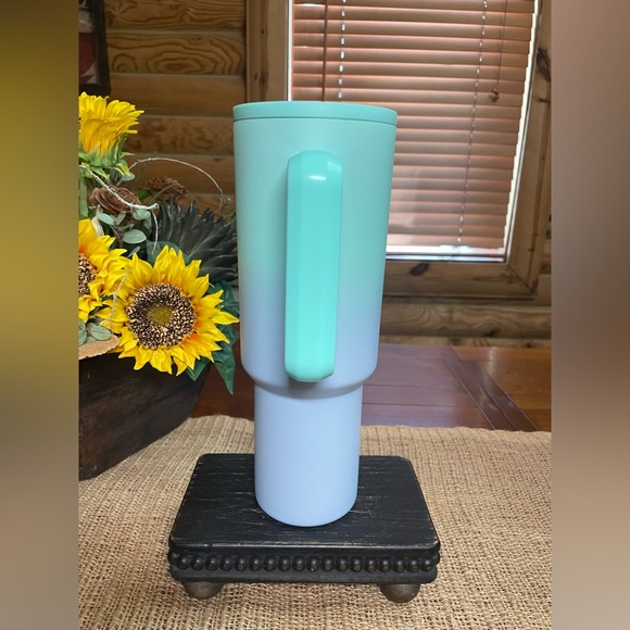 COOL MINT Simple Modern 40oz Trek Tumbler - Picture 4 of 5